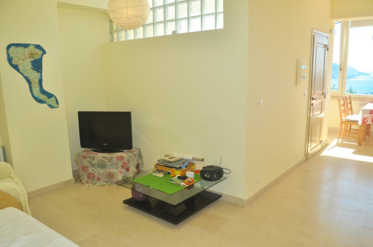 Lemoni Apartments Pelekas Ngoại thất bức ảnh